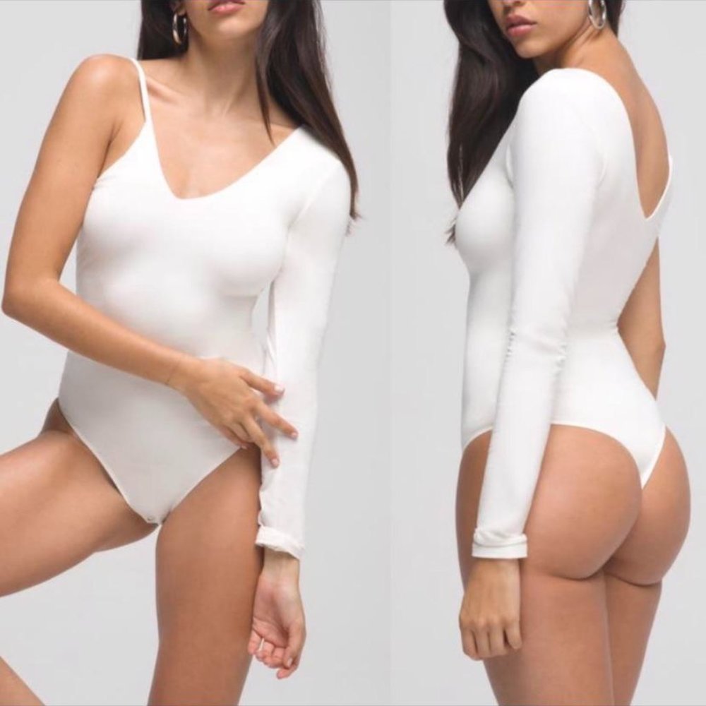 ⭐️NWT⭐️ Good American Ivory V Neck Asymmetrical Shoulder Bodysuit